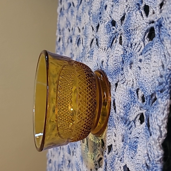 Small Amber Glass Cup - Picture 5 of 5